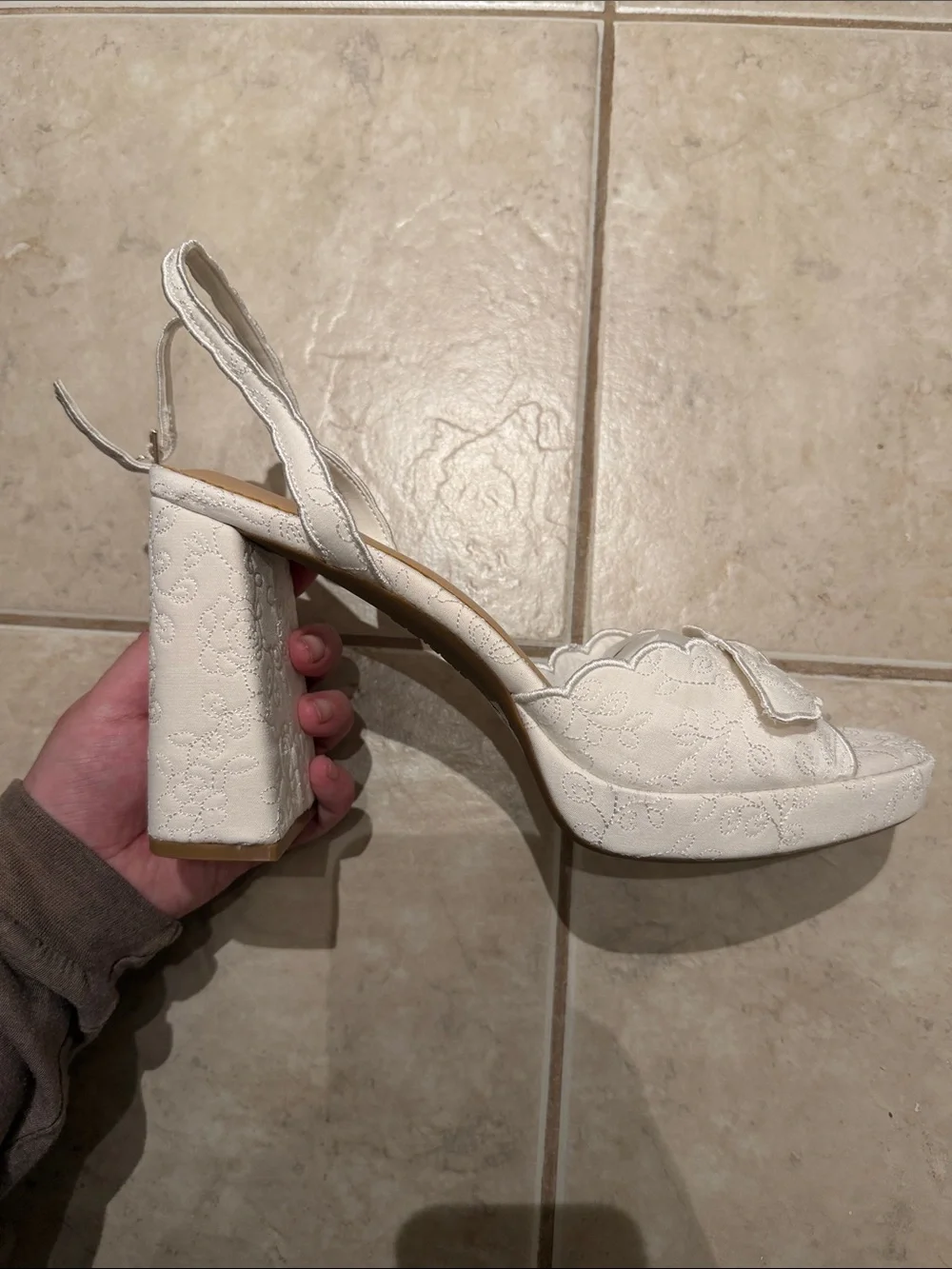 •ON 34TH• “Stanciaa” Platform Block Heel Sandals - White Linen >> size 11 NWT